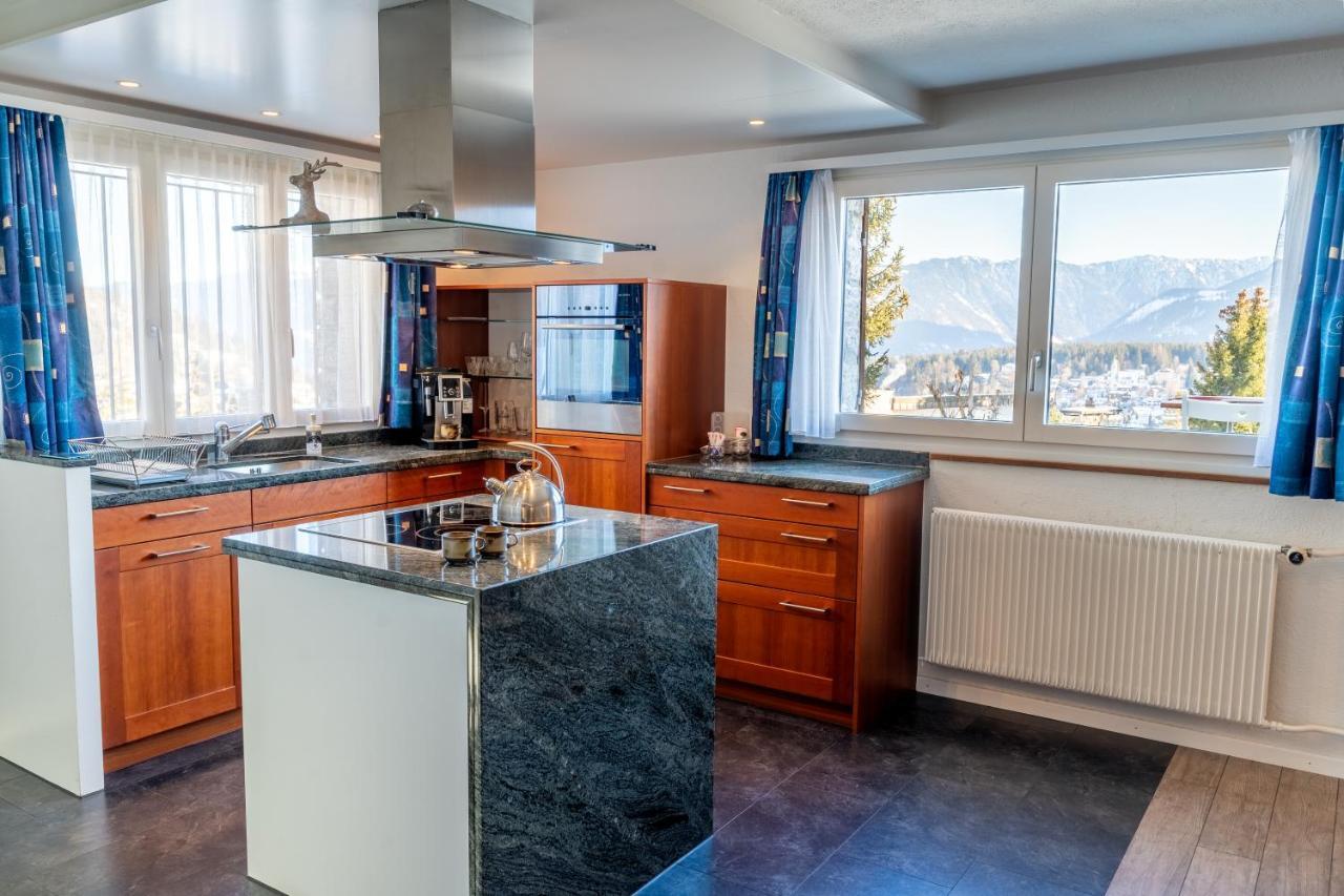 Charmantes Apartment mit grossem Garten .Kids4free. Flims Exterior foto